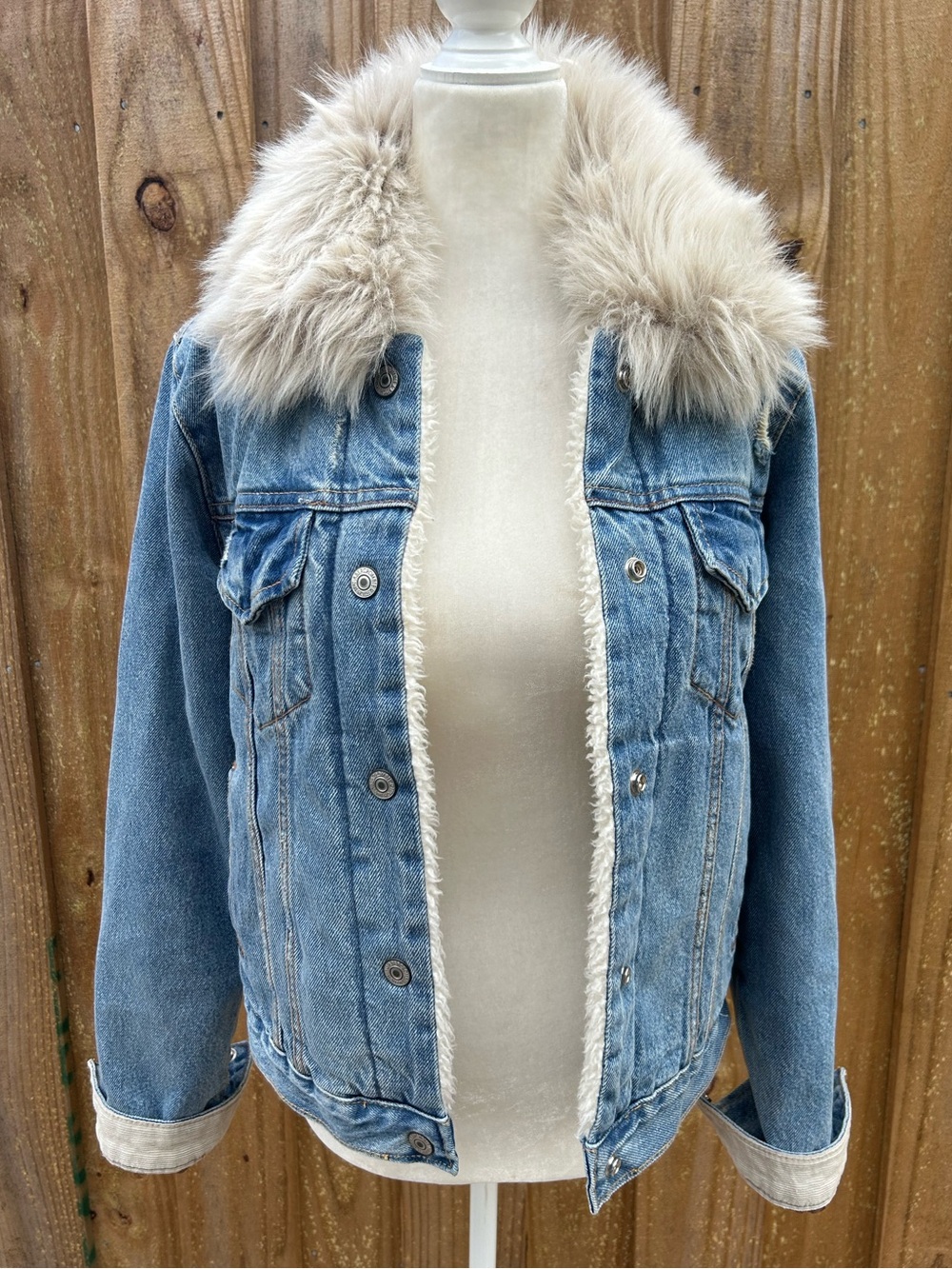Abercrombie & Fitch Sherpa Lined Faux Fur Collar Denim Trucker Jacket Small